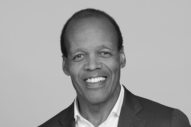 Headshot of Lee Pelton